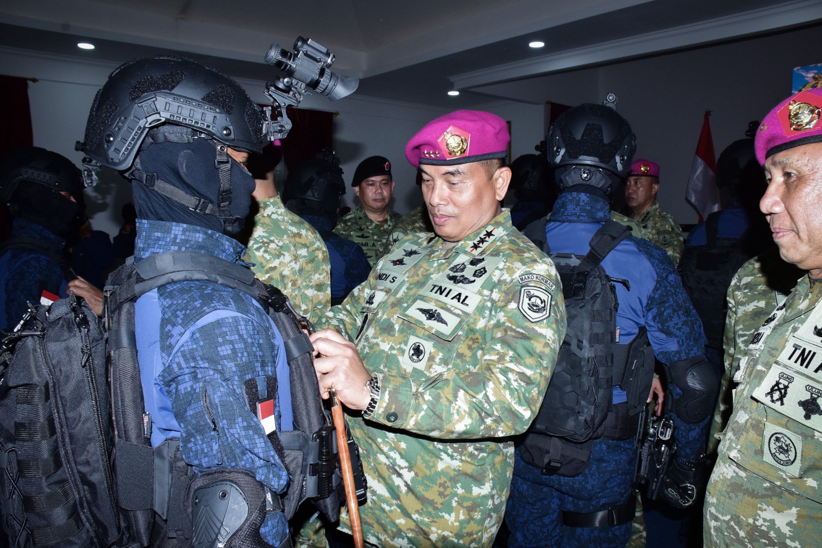 PANGKORMAR APRESIASI LULUSAN PENDIDIKAN PENANGGULANGAN TEROR ASPEK LAUT ANGKATAN XVIII TA 2025
