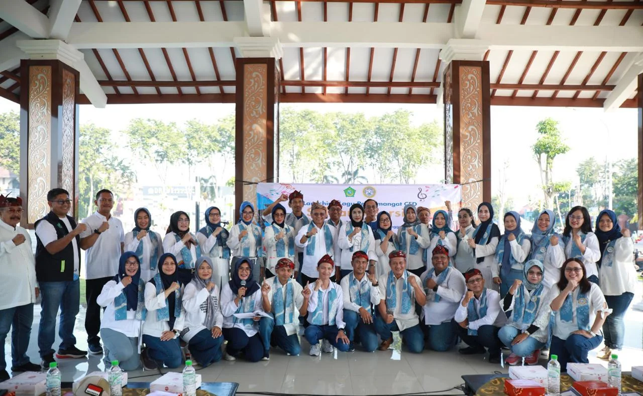 Dari Panggung CFD, Wabup Mimik Apresiasi Lagu “Sidoarjo Bersih” untuk Bangun Kesadaran Warga Jaga Kebersihan – Detiktoday.com