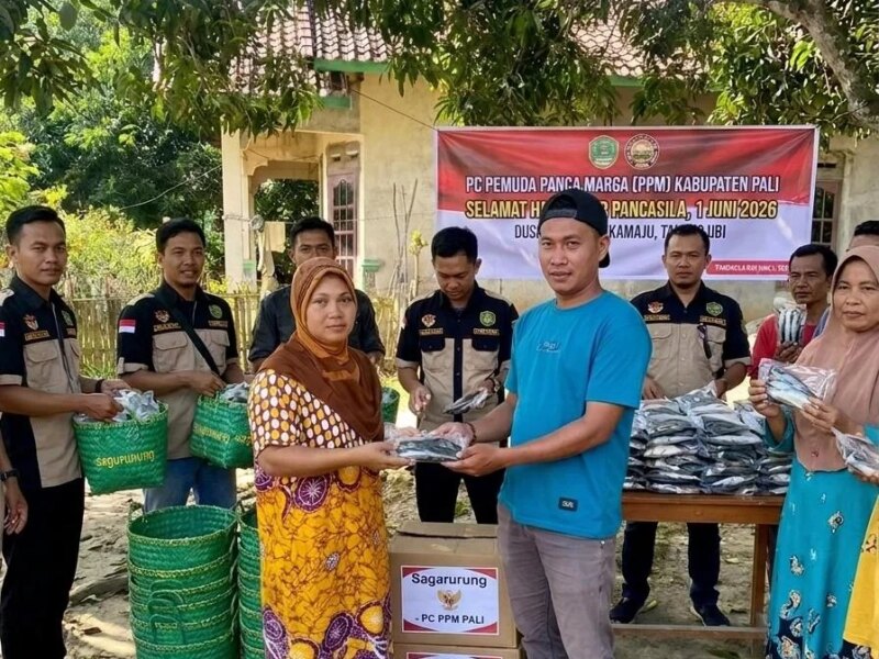 PPM PALI Tebar Semangat Pancasila Lewat Aksi Bagi Ikan Sagarurung ke Warga Dusun II Sukamaju – Detiktoday.com