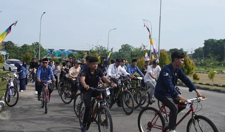 UIN STS Jambi Resmi Buka Pekan Lingkungan 2026, Ratusan Peserta Ikuti Fun Bike dan Tanam Pohon – Detiktoday.com
