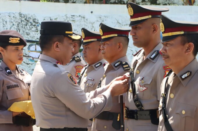 Kapolres Fakfak Pimpin Sertijab Sejumlah Pejabat Utama dan Kapolsek Jajaran – Detiktoday.com