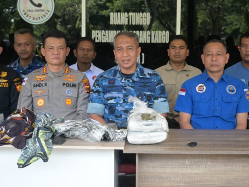 Sinergi Lanud Sultan Iskandar Muda dan Unsur Pengamanan Bandara Gagalkan Penyelundupan 2,8 Kg Ganja