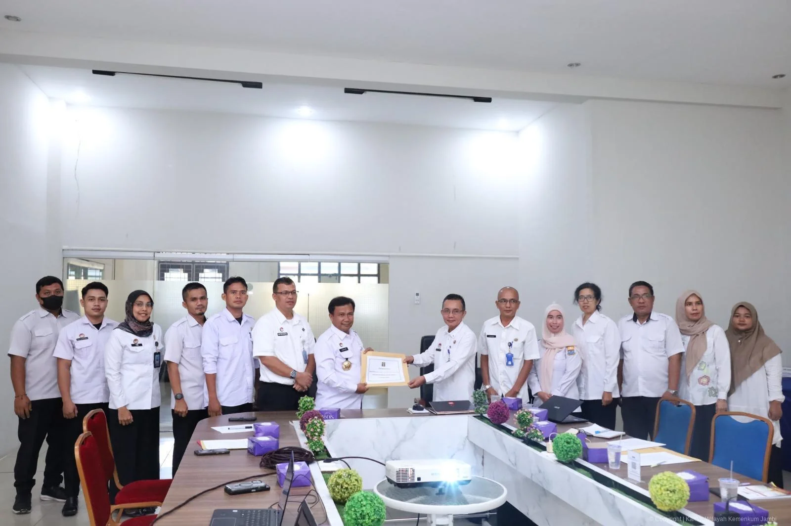 Kemenkum Jambi Harmonisasi Dua Pergub Strategis, Perkuat Pengawasan Pemerintahan dan Sistem Tanggap Darurat Limbah B3 – Detiktoday.com