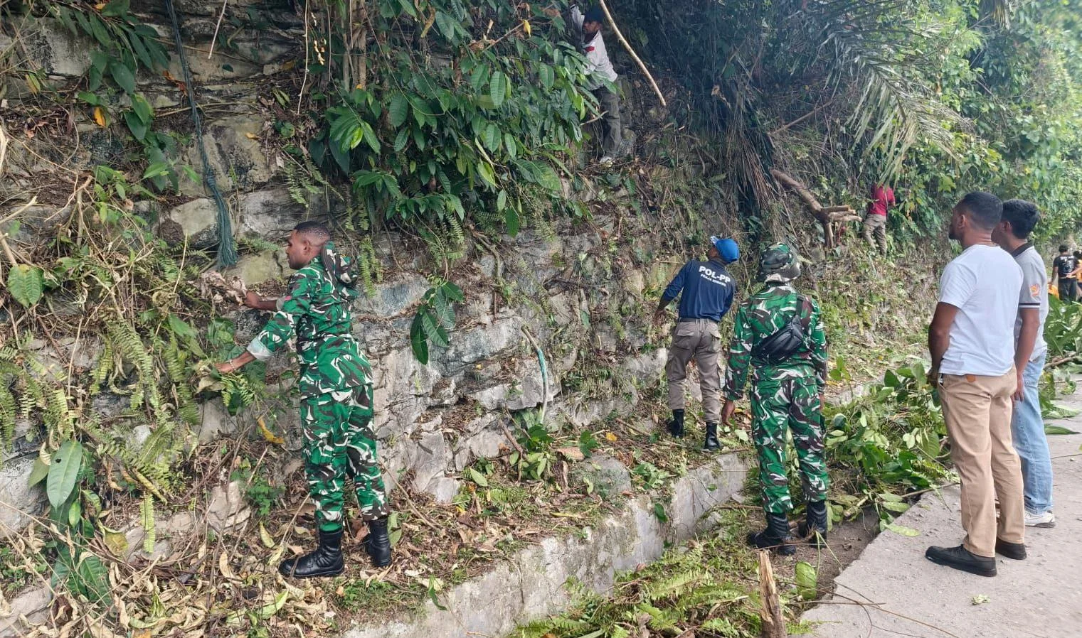 Sinergi TNI bersama Pemerintah dan Masyarakat, Dandim 1803/Fakfak Intruksikan Personil Dalam Kamis Bersih – Detiktoday.com