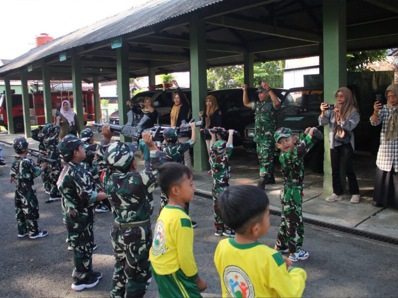 Serunya Outing Class di Kodim 0806/Trenggalek, Siswa TK Belajar Pancasila dan Kebangsaan