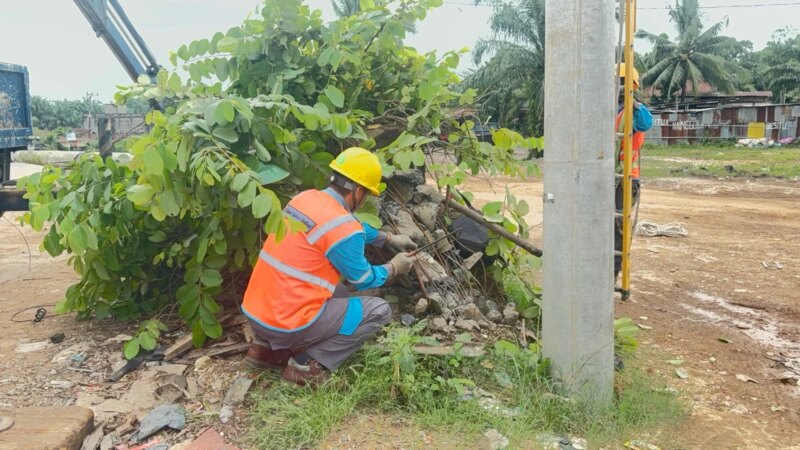 Respons Cepat PLN Amankan Tiang Listrik Retak Akibat Tabrakan, Keselamatan Warga Jadi Prioritas – Detiktoday.com