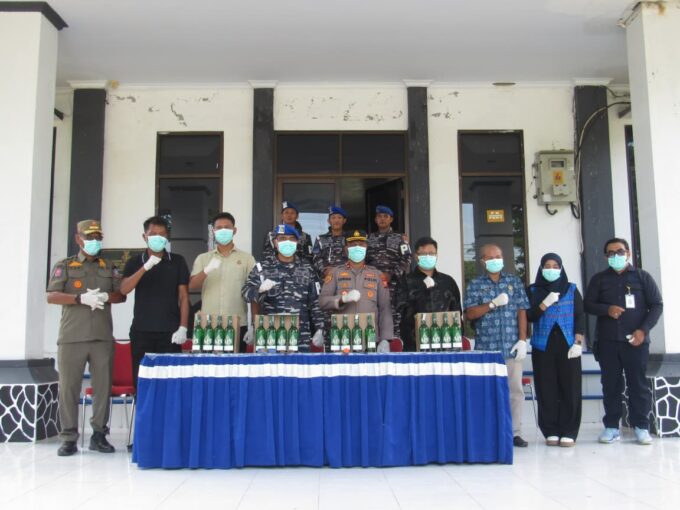 TNI AL MUSNAHKAN MIRAS ILEGAL, PERKUAT PENGAWASAN JALUR LAUT DI WILAYAH PERBATASAN