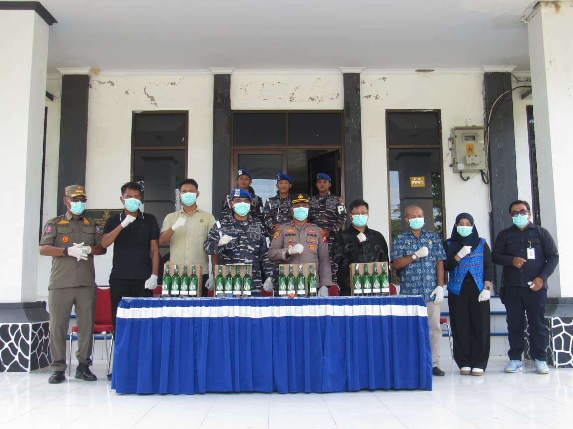 TNI AL MUSNAHKAN MIRAS ILEGAL, PERKUAT PENGAWASAN JALUR LAUT DI WILAYAH PERBATASAN