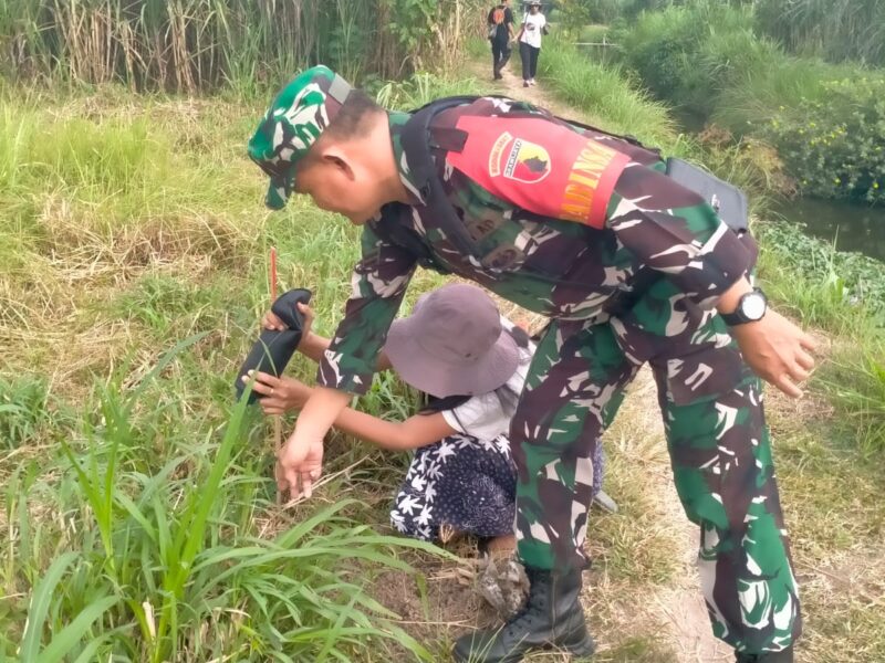 Babinsa Plosokandang Dampingi Penanaman 500 Pohon, Peringati Hari Lingkungan Hidup Sedunia 2026
