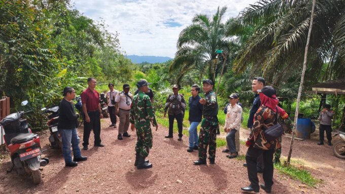 Imigrasi Putussibau dan Timpora Gelar Operasi Gabungan di Perbatasan Badau Kapuas Hulu  – Detiktoday.com