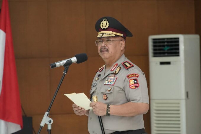 POLISI, Masa Depan dan Di Depan Massa