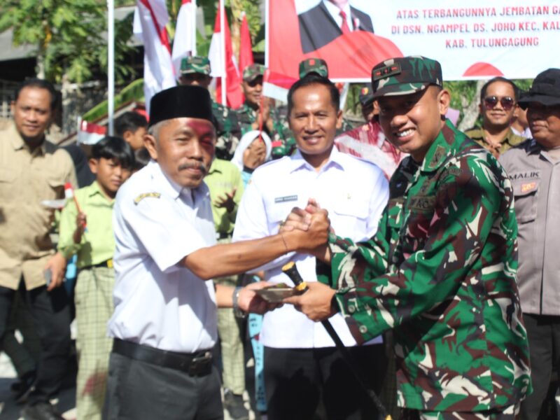 Perkuat Konektivitas Desa, Plt Bupati dan Dandim Tulungagung Resmikan Jembatan Garuda Desa Joho