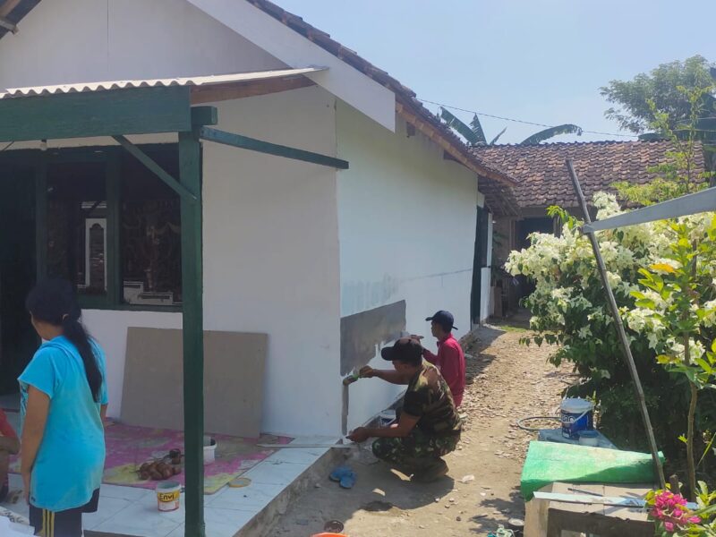 Rumah Baru Harapan Baru, Babinsa Wates Kawal Penyelesaian Rutilahu Ibu Maratus