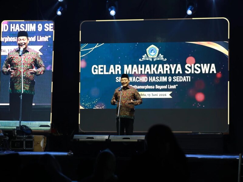 Bupati Sidoarjo Subandi Ajak Orang Tua Aktif Dampingi Anak Hadapi Tantangan Digitalisasi – Detiktoday.com