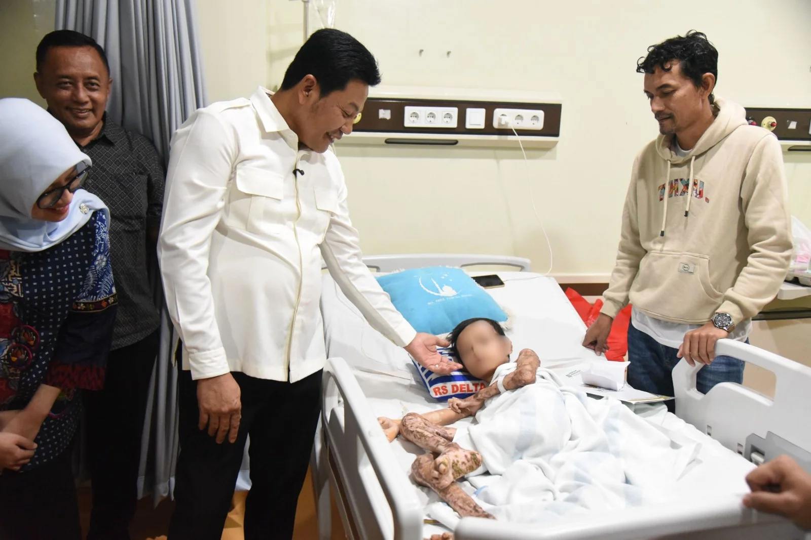 Bupati Subandi Pastikan M. Izzan Korban Luka Bakar 46 Persen Dapat Perawatan Maksimal di RSUD Notopuro – Detiktoday.com