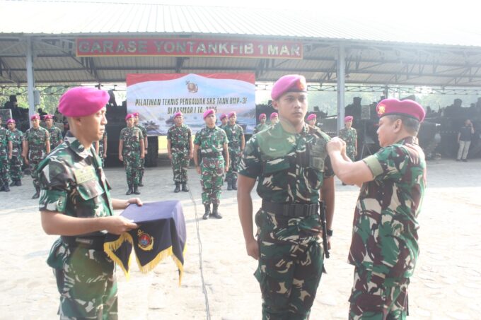 ASKOMLEK PANGKORMAR PIMPIN PEMBUKAAN PELATIHAN SKS TANK BMP-3F PASMAR 1 TAHUN 2026
