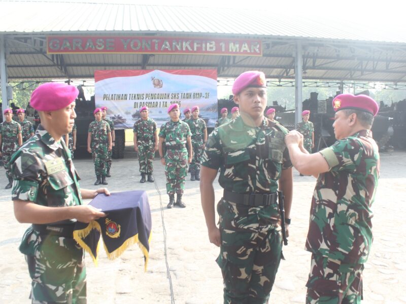 ASKOMLEK PANGKORMAR PIMPIN PEMBUKAAN PELATIHAN SKS TANK BMP-3F PASMAR 1 TAHUN 2026