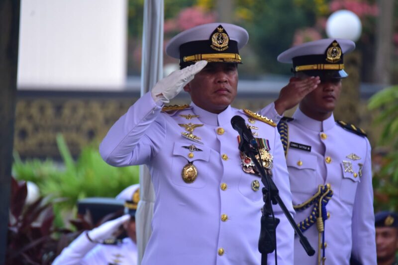 PANGKORMAR HADIRI PEMAKAMAN MILITER LAKSAMANA TNI (PURN.) ACHMAD SUTJIPTO DI TMP KALIBATA