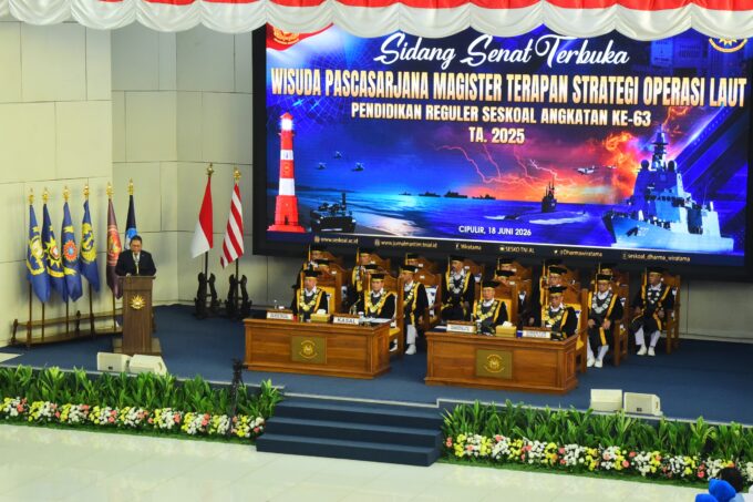 PANGKORMAR HADIRI WISUDA DAN PENUTUPAN DIKREG SESKOAL, CETAK PEMIMPIN MARITIM UNGGUL HADAPI TANTANGAN GLOBAL
