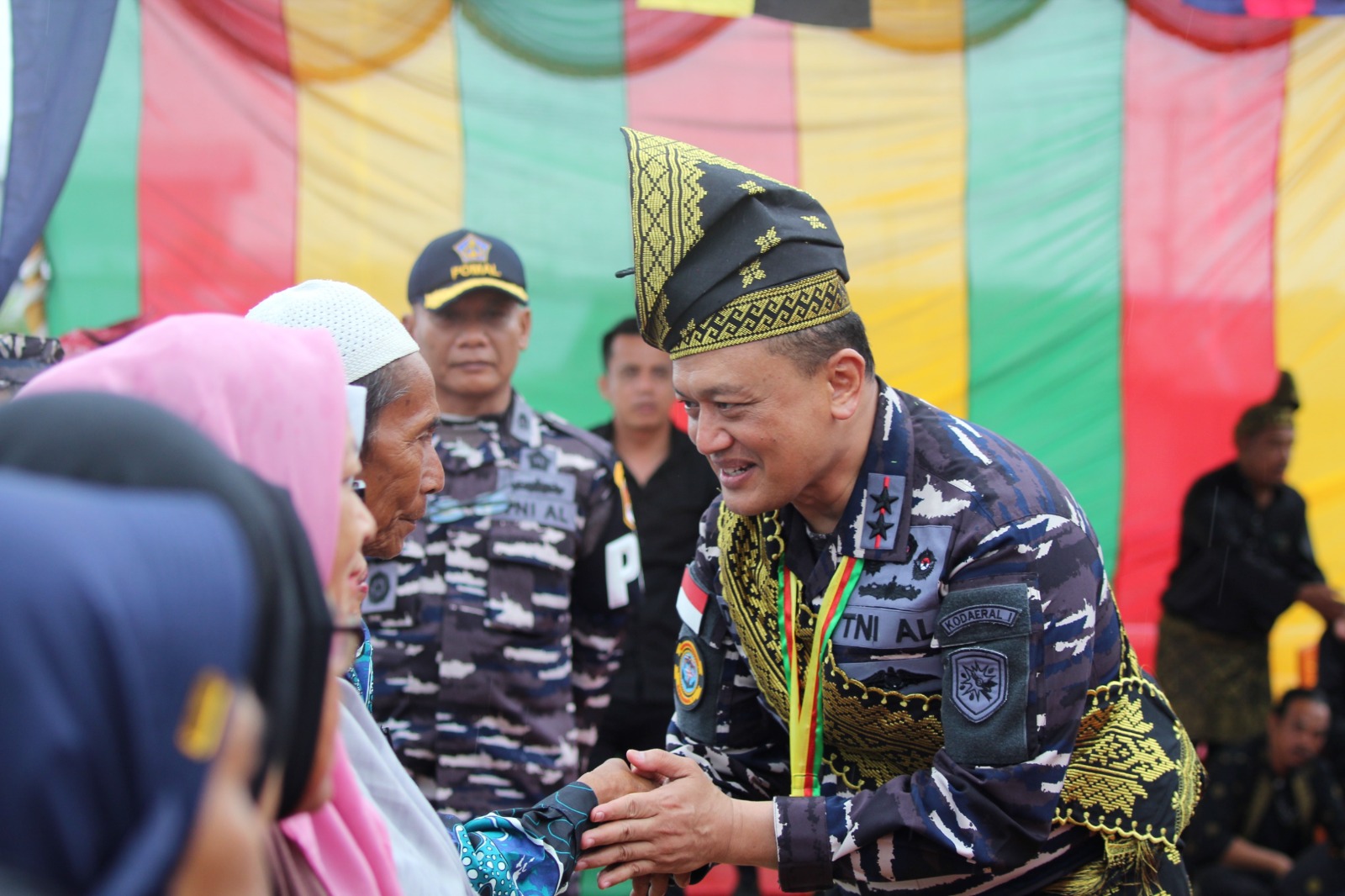 Dari Laut Untuk Rakyat, Kodaeral I dan PIMA Indonesia Bantu Tingkatkan Kesehatan Warga Pulau Halang