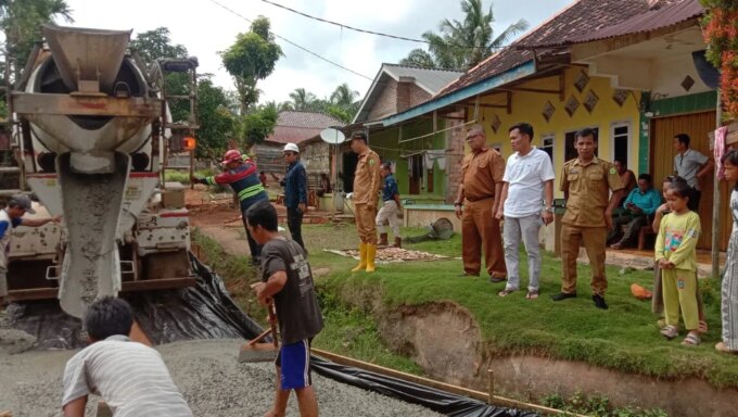 Instruksi Bupati HM Toha Tohet, Jalan Antar Dusun di Supat Timur Dicor Gotong Royong – Detiktoday.com