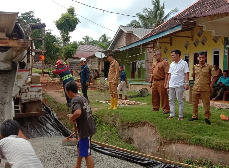 Instruksi Bupati HM Toha Tohet, Jalan Antar Dusun di Supat Timur Dicor Gotong Royong – Detiktoday.com