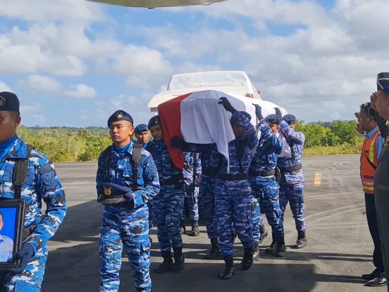 Prajurit TNI AU Gugur Saat Menyelamatkan Pelajar yang Terseret Arus di Pantai Nirun Elaar Ngursoin