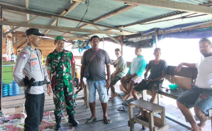 Komit Jaga Wilayah, Sertu Taher Kutanggas Patroli Kamtibmas Pasar Rakyat Sebrang – Detiktoday.com