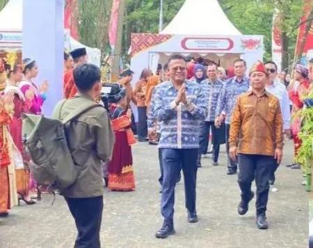 Hadiri Festival Seni Adat dan Tradisi 2026, ini Kata Wako Arlan dan Hj Linda – Detiktoday.com