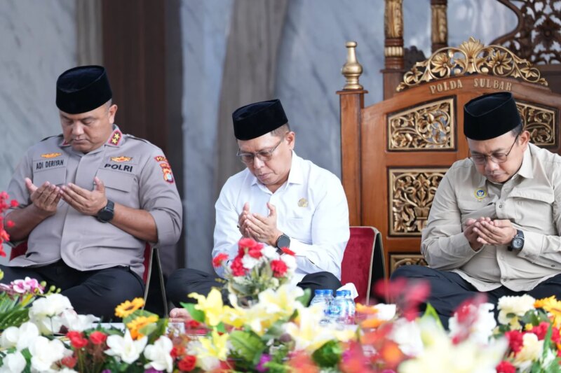 Hadiri Dzikir Bersama Polda Sulbar, Junda Maulana Tekankan Pentingnya Evaluasi dan Perbaikan Diri – Detiktoday.com