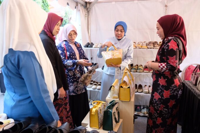 Pesona Wastra Sidoarjo 2026, Dekranasda Perkuat Daya Saing Perajin Lokal – Detiktoday.com