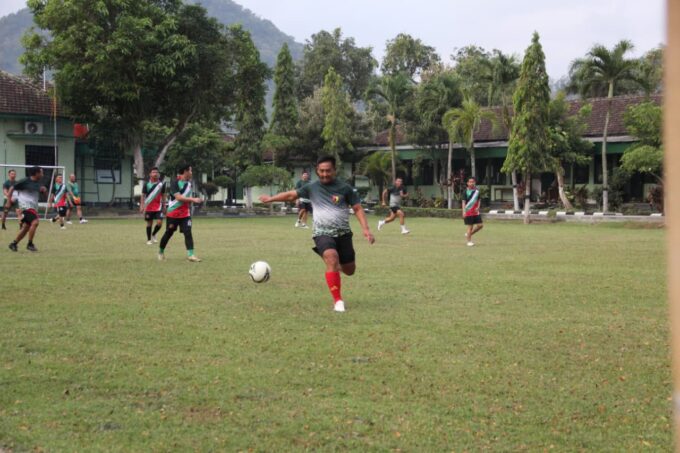 Futsal Persahabatan, Pererat Sinergitas TNI dan Pemkab Trenggalek