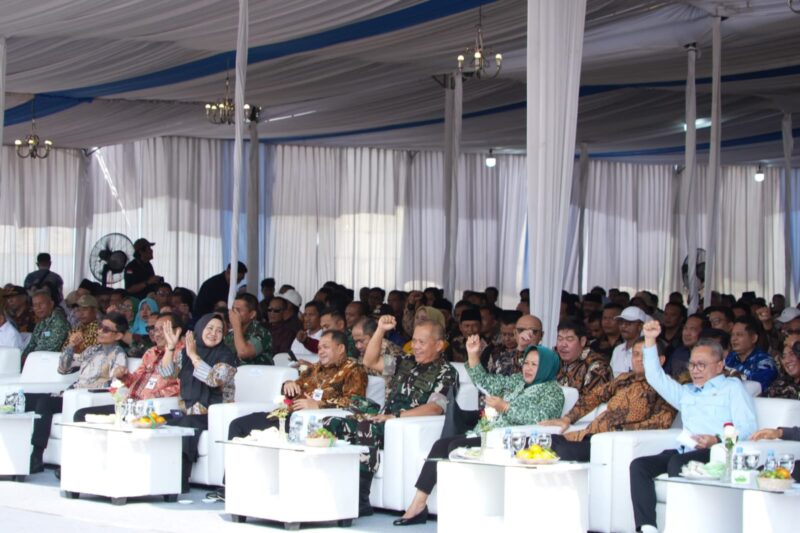 Pangdam IV/Diponegoro Hadiri Penandatanganan Dukungan Asta Cita Presiden RI dan Penguatan Ekosistem MBG di Semarang
