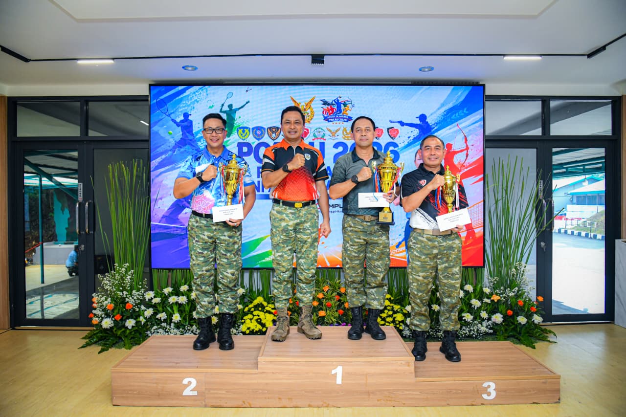 Perwira Tinggi TNI AU Unjuk Kemampuan Menembak pada PORAU 2026