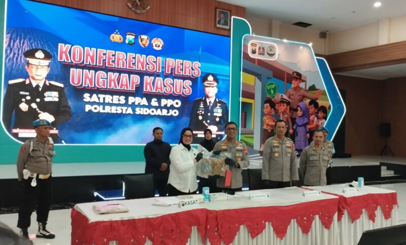 Ayah Bejat Ditangkap Polresta Sidoarjo, Setubuhi Anak Kandung hingga Hamil Empat Bulan  – Detiktoday.com