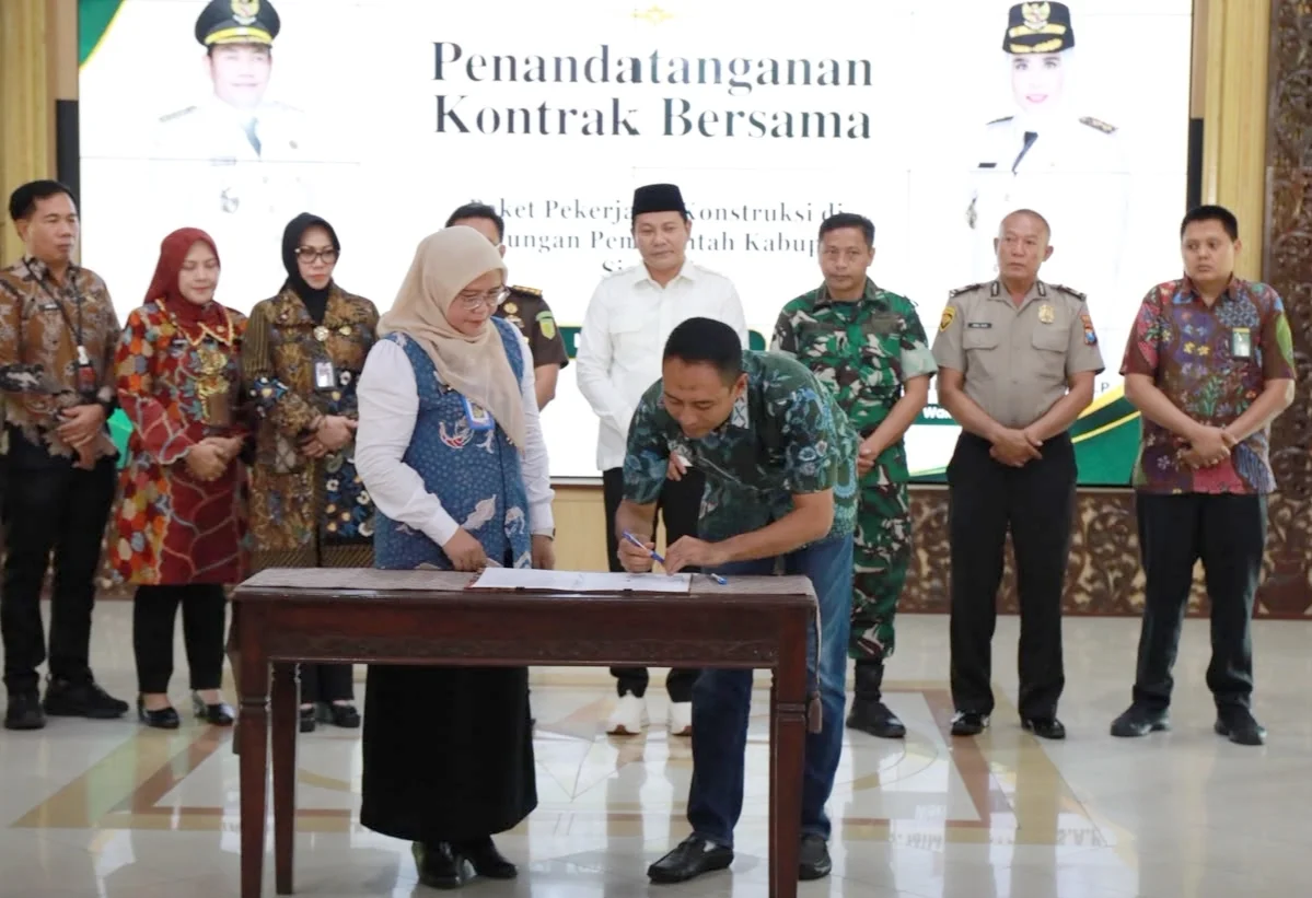Bupati Sidoarjo Subandi Tegaskan Proyek Molor Tak Boleh Terulang – Detiktoday.com