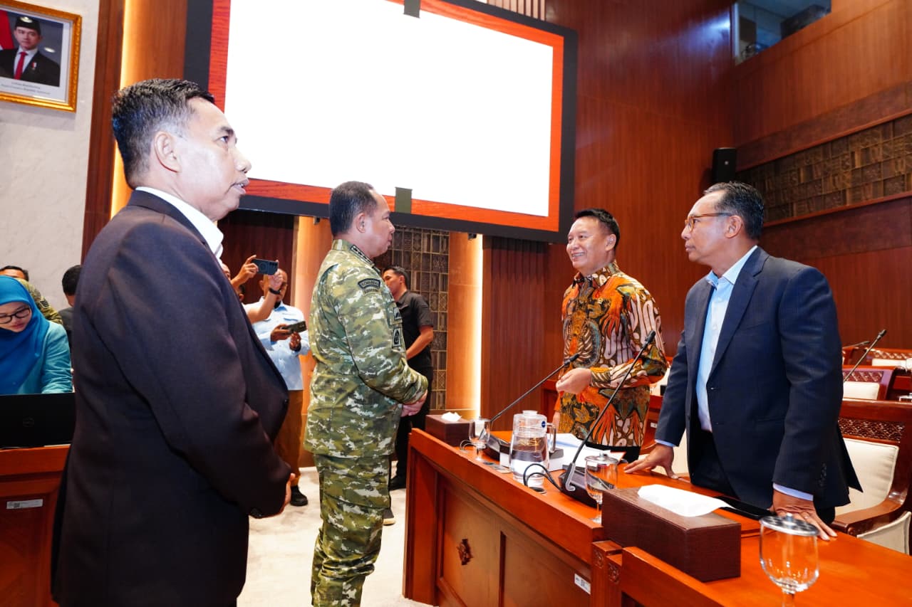 Panglima TNI dan Menhan RI Hadiri Raker Bersama Komisi I DPR RI
