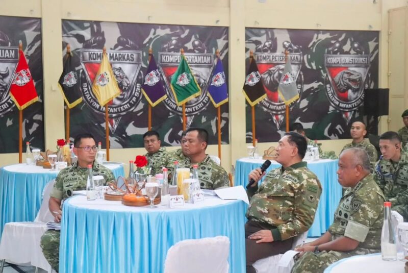 Wapang TNI Bersama Menhan RI Tinjau Lokasi Industri Strategis dan Yonif TP 938/Pancasona di Jawa Barat