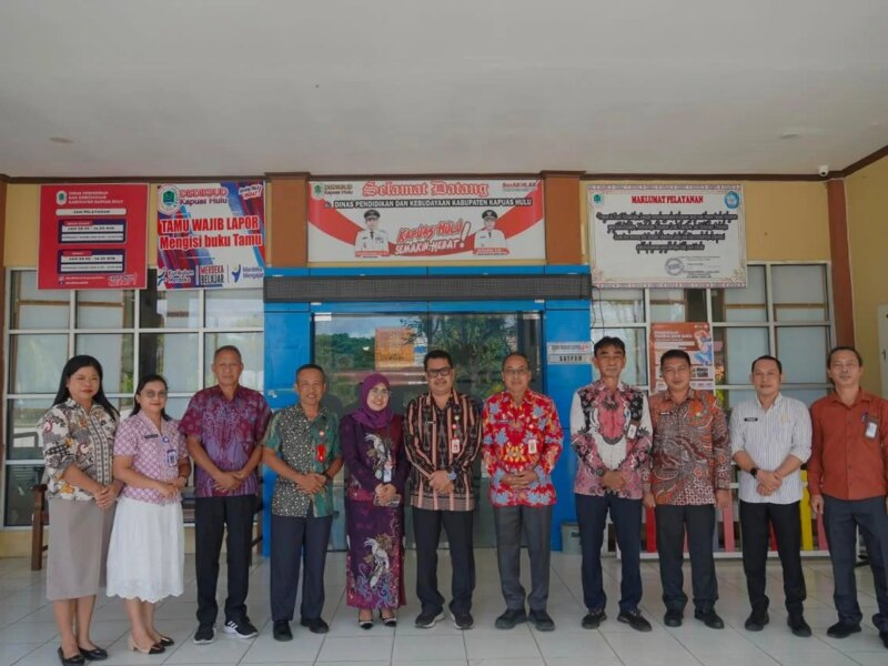 “Bahasa Indonesia Wajib Tertib” Sekda Kapuas Hulu Ambrosius Sadau Siap Kawal Pengawasan Bahasa di Ruang Publik – Detiktoday.com