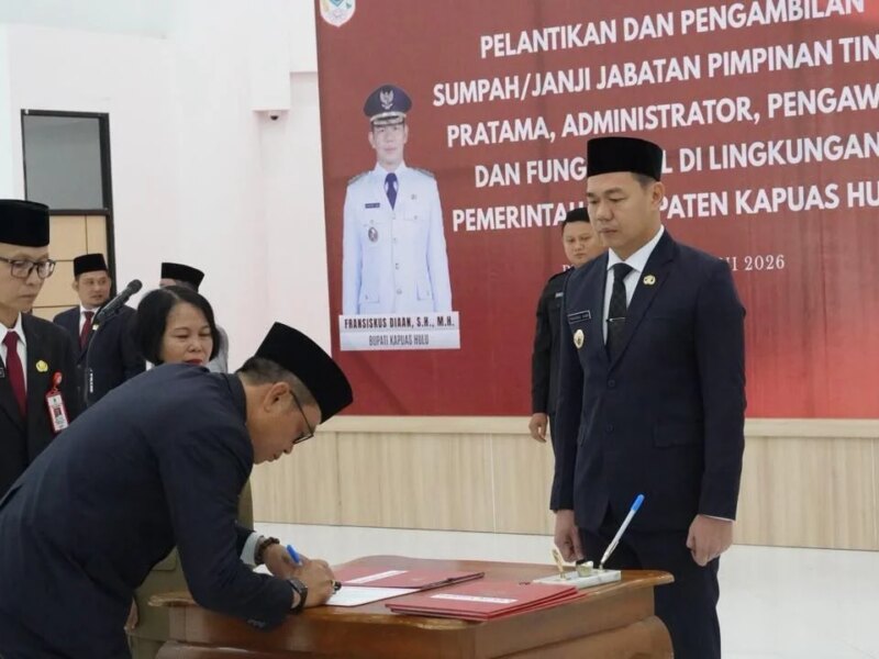 Segarkan Birokrasi, Bupati Kapuas Hulu Kukuhkan 58 ASN di Jabatan Strategis – Detiktoday.com