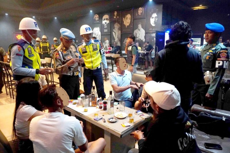 Pomau Lanud Sjamsudin Noor Bersama Polri Gelar Razia THM, Tegakkan Disiplin dan Jaga Marwah Institusi