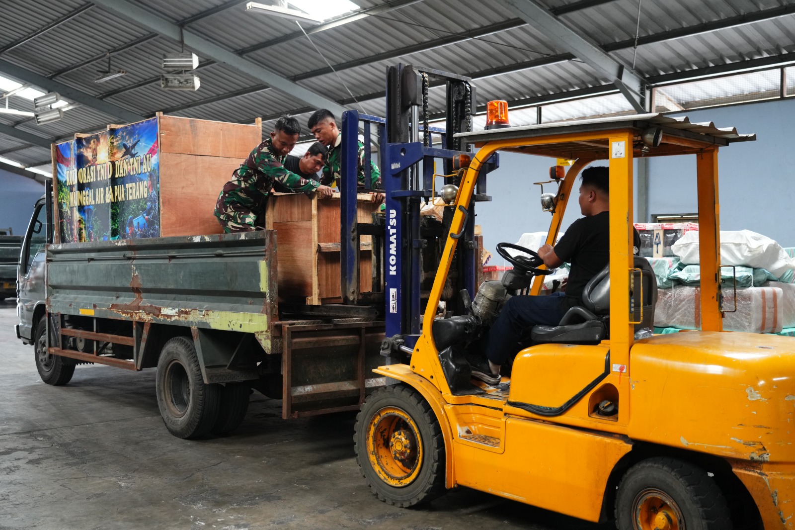Perluas Akses Air Bersih dan Listrik di Papua, TNI AD Kirim Dukungan Program Manunggal Air dan Papua Terang