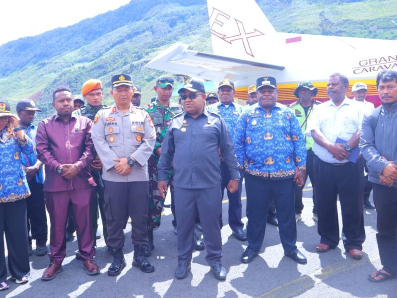 Kodim 1714/Puncak Jaya Bersinergi dengan Polri dan Pemda Musnahkan Miras Ilegal Demi Menjaga Kamtibmas