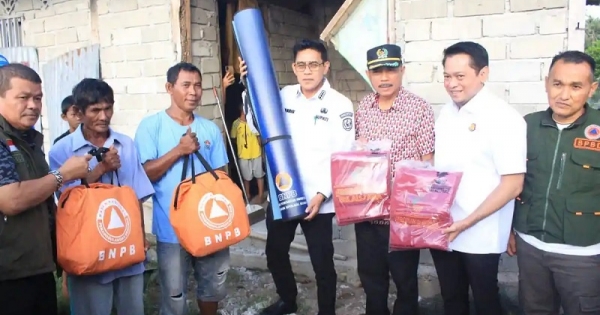 Alfres Masboy Tonggiroh Turun Langsung Serahkan Bantuan Untuk Warga Terdampak Gempa di Parigi Moutong