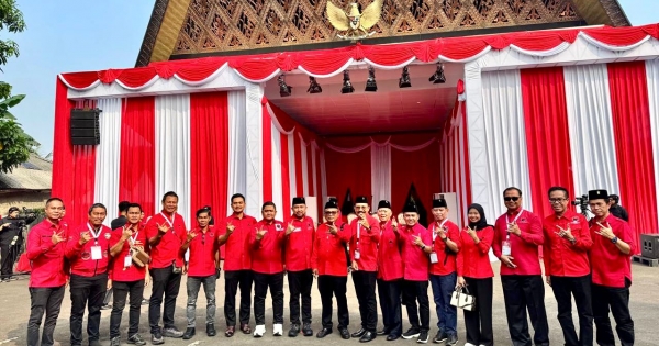 KSB DPD PDI Perjuangan dan Kab/Kota Kalsel Hadiri Upacara Hari Lahir Pancasila 2026 di Sekolah Partai