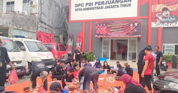 Peringati Hari Lahir Pancasila dan Bulan Bung Karno, DPC PDI Perjuangan Jaktim Bagikan 1.000 Paket Sedekah Daging