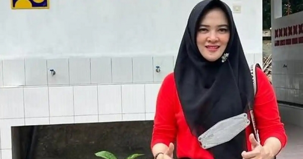 Sarifah Ainun Jariyah Bantu Penyediaan Alat Bantu Dengar Bagi Bu Yoni, Peserta Program BSPS