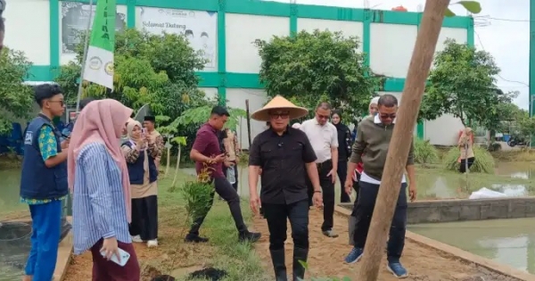 Sujiwo Tegaskan Pendidikan Harus Melahirkan Generasi Cerdas dan Cinta Lingkungan