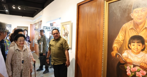 Tinjau Pameran "Seni Mata Hati Soekarno", Megawati Bernostalgia hingga Panggil Agus Noor