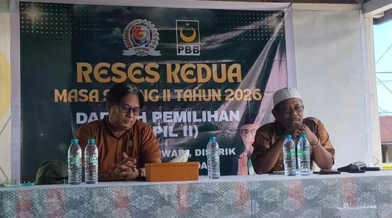 Beri Apresiasi, Kepala Distrik Pariwari Berbalas Pantun di Reses Wakil Ketua DPRK Abdul Rahman – Detiktoday.com